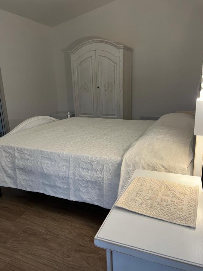 B&B Villa Luisella Кастиадас Екстериор снимка